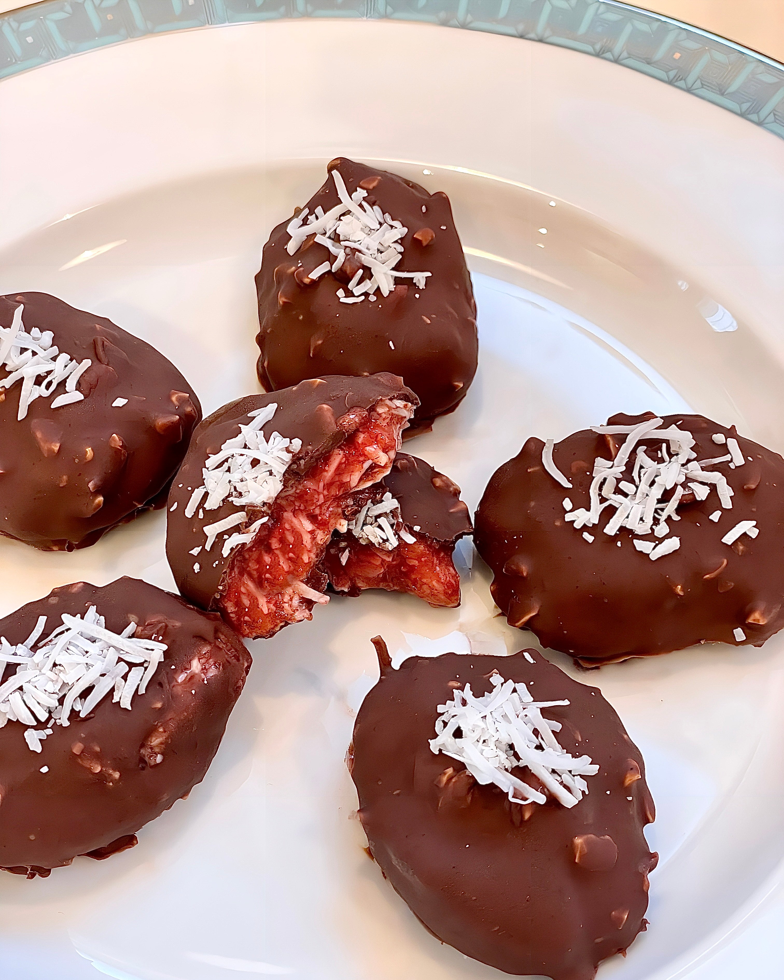 Strawberry Chocolate Bites